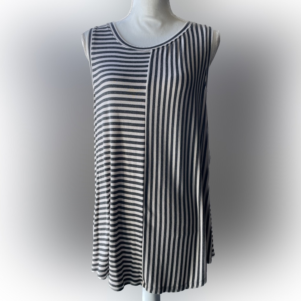 Cabi London Tank #3417 Striped sleeveless Keyhole XL
